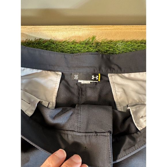 Under Armour Golf Shorts Size 36 - Picture 5 of 7